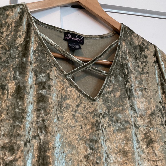 Question Top - Picture 5 of 6